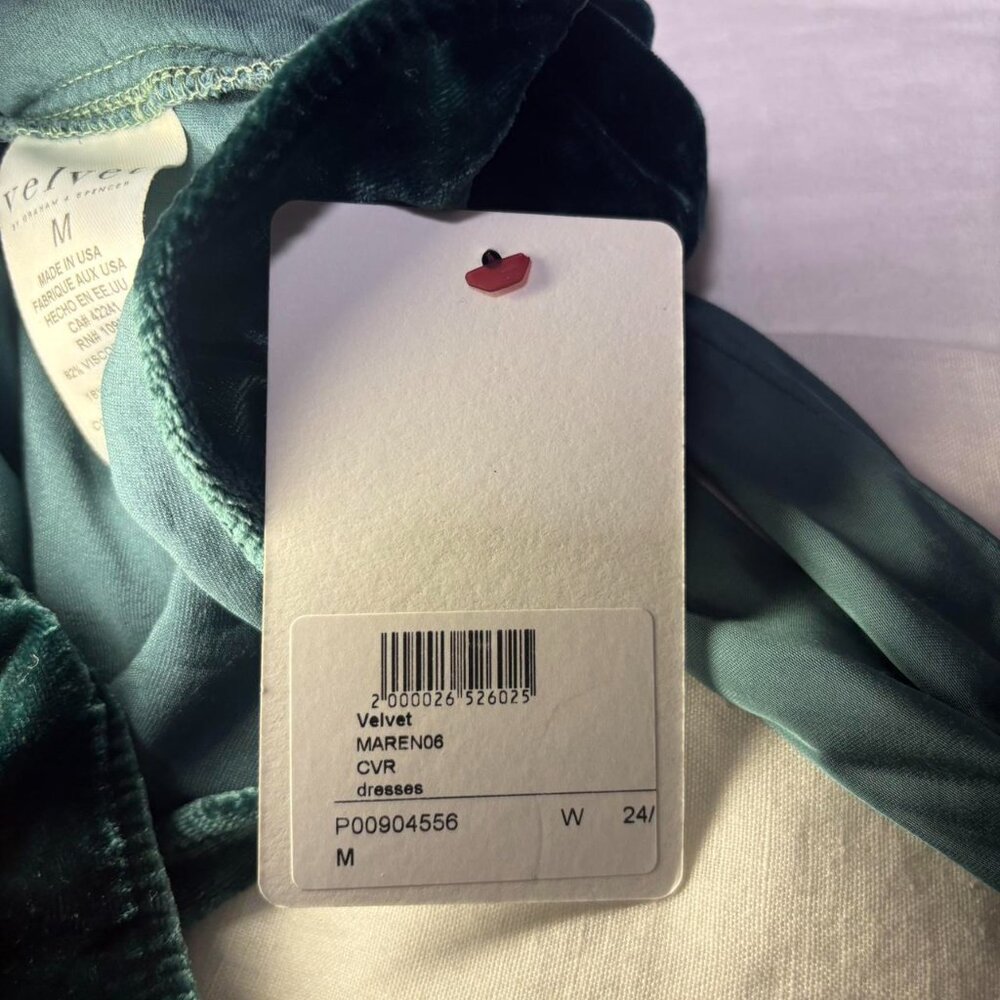 NWT Emerald green velvet backless dress with tie detail - Picture 5 of 8